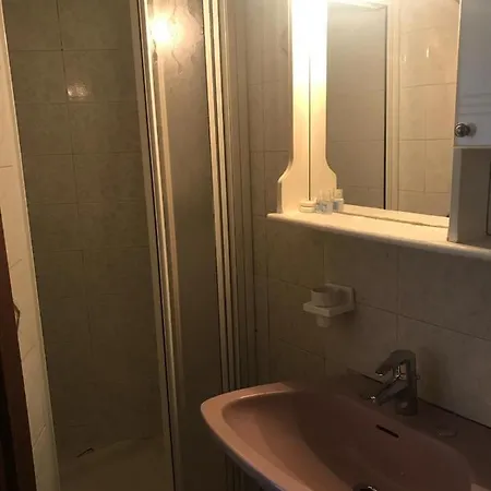 Hotel Carillon *
